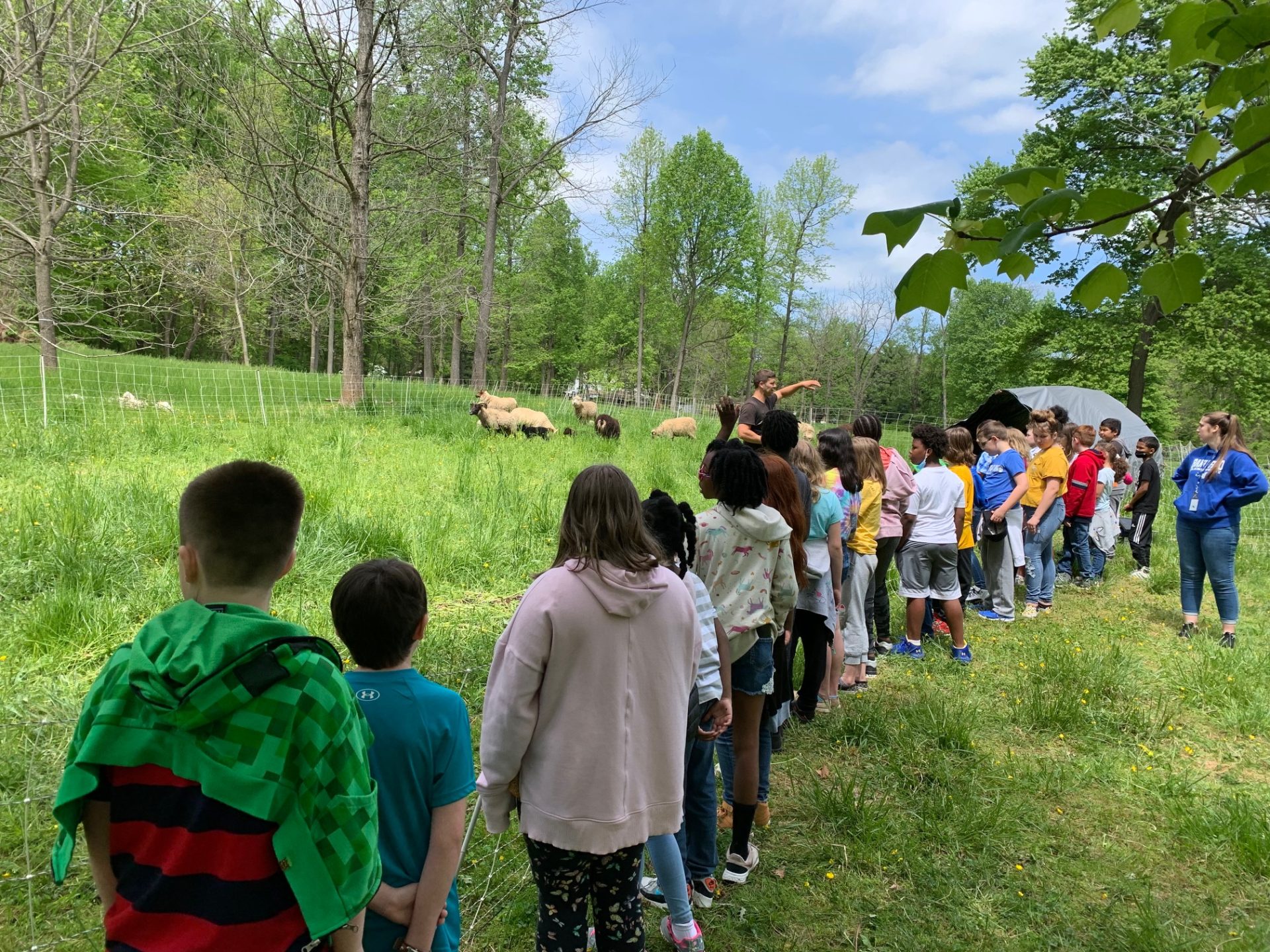 Bakerfield 4th graders visiting a farm for Day 2 of our Days of Taste program